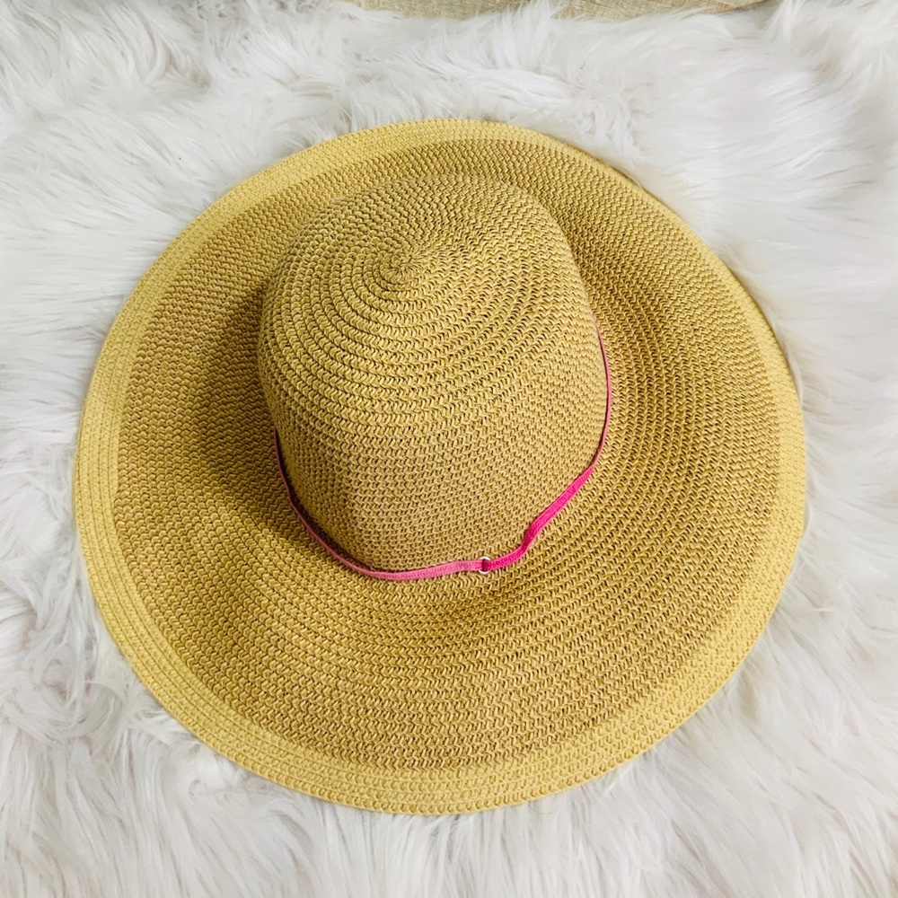 FABulous Wide Brim Straw Floppy Hat NWOT